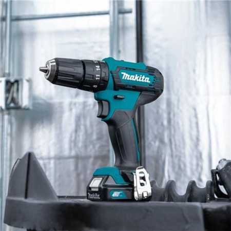 Taladro percutor inalambrico 12v HP333DWYE Marca Makita 2 baterías + cargador