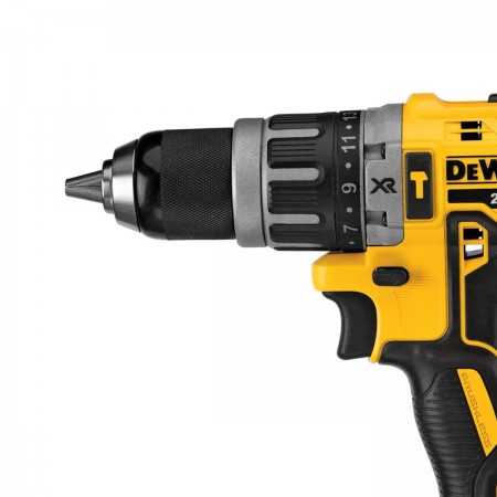 Taladro Percutor 13mm 20V Sin Batería DEWALT DCD797B con Tool Connect™