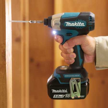 Atornillador de Impacto 18V LXT BL Makita DTD157Z-1