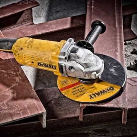 Esmeril Angular 9" 2.200W DeWalt DWE490-B2C